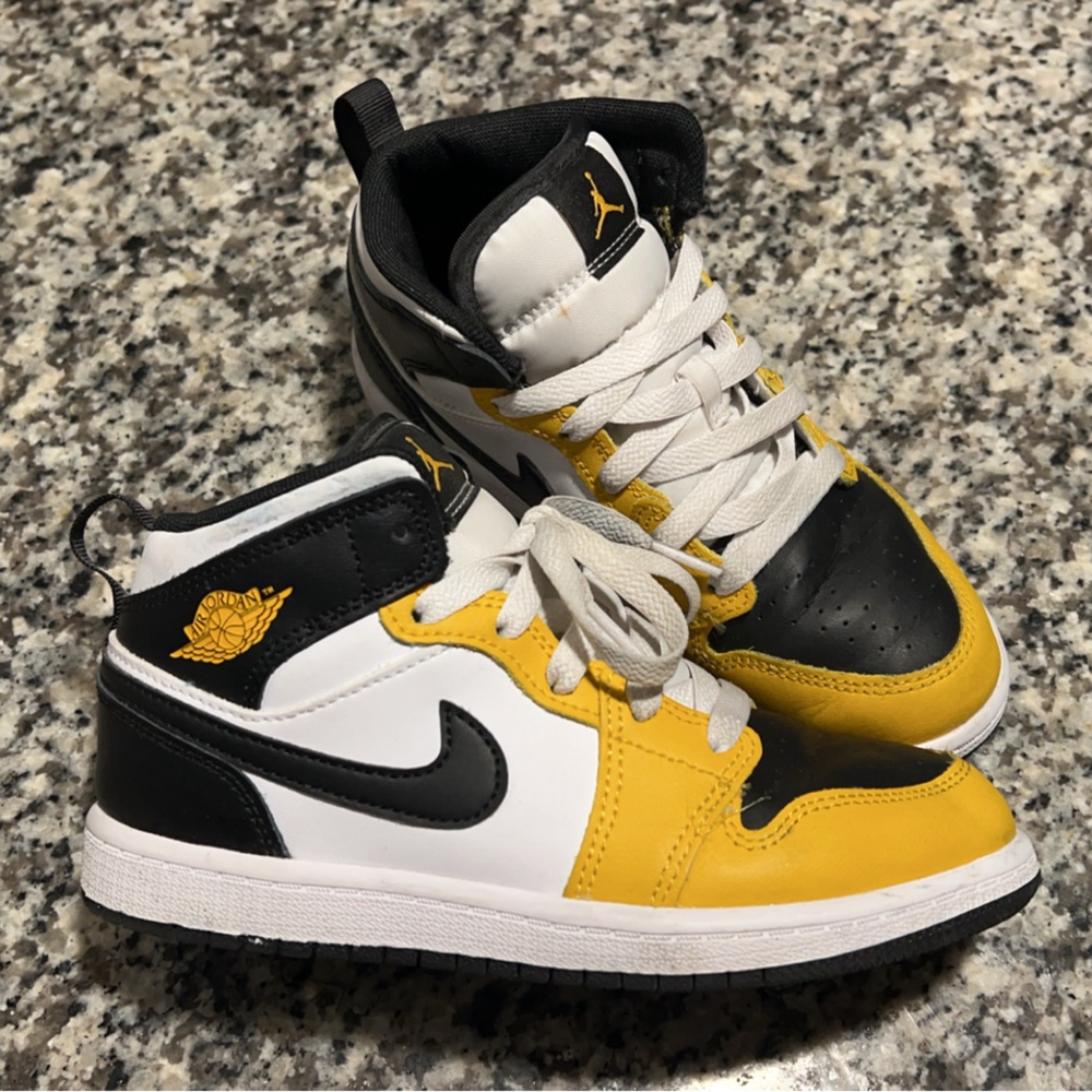 Jordan 1 Mid